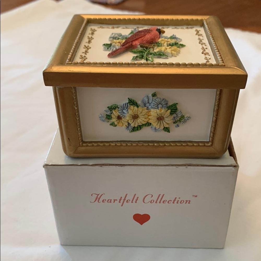 Cardinal Trinket Box - Picture 4 of 4